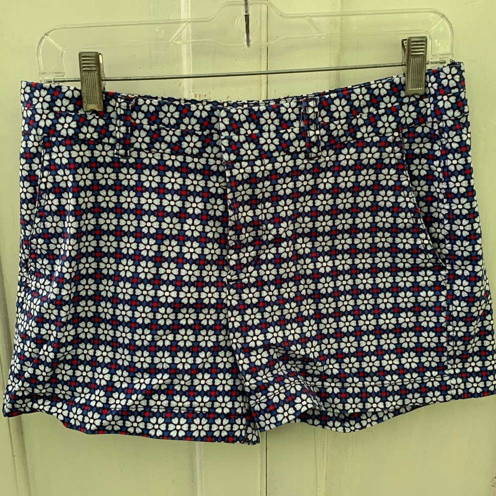 Gap 3” khaki shorts